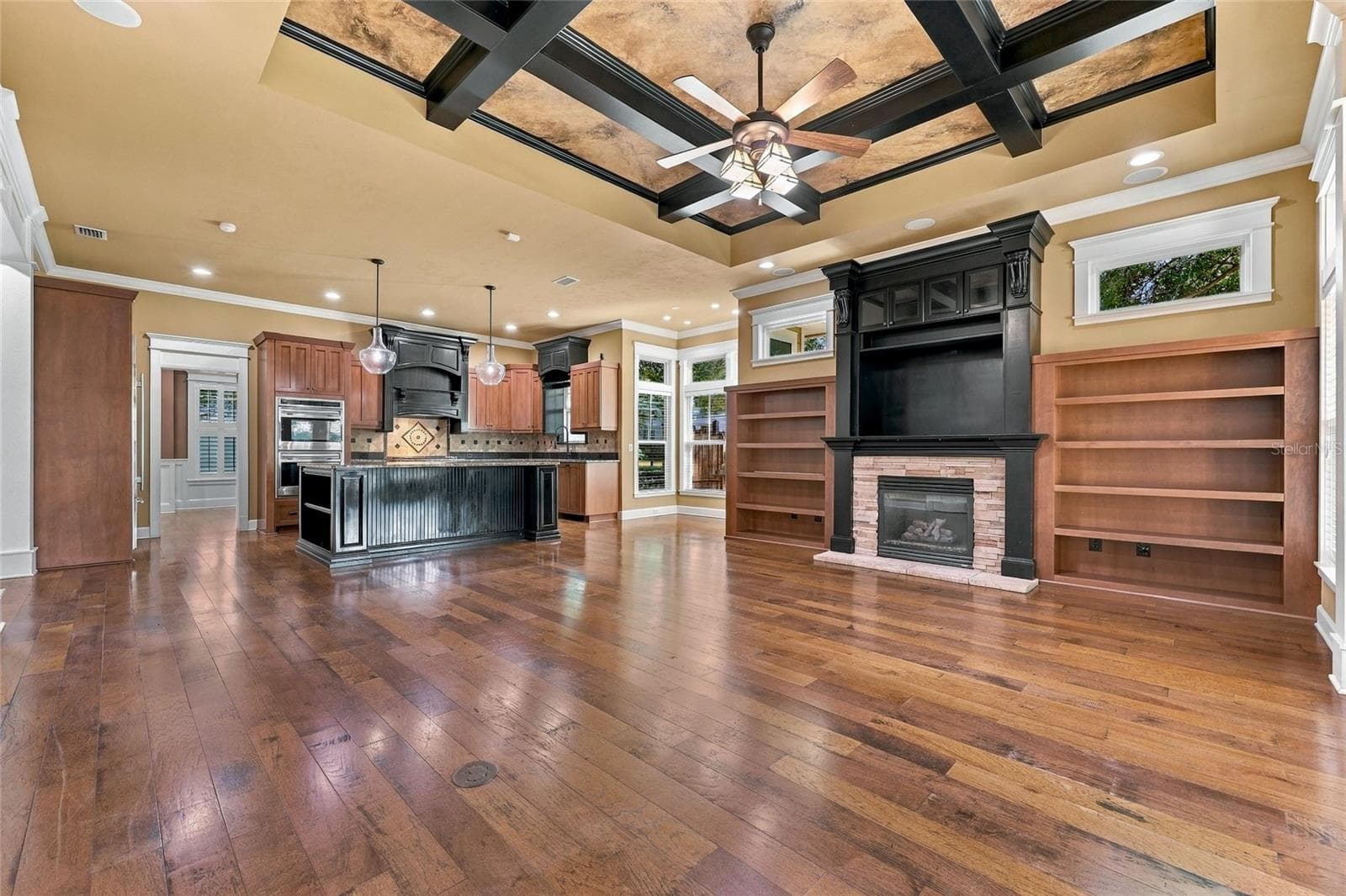Living Room/Great Room with 12 foot ceilings - 734 SW 134TH WAY, NEWBERRY