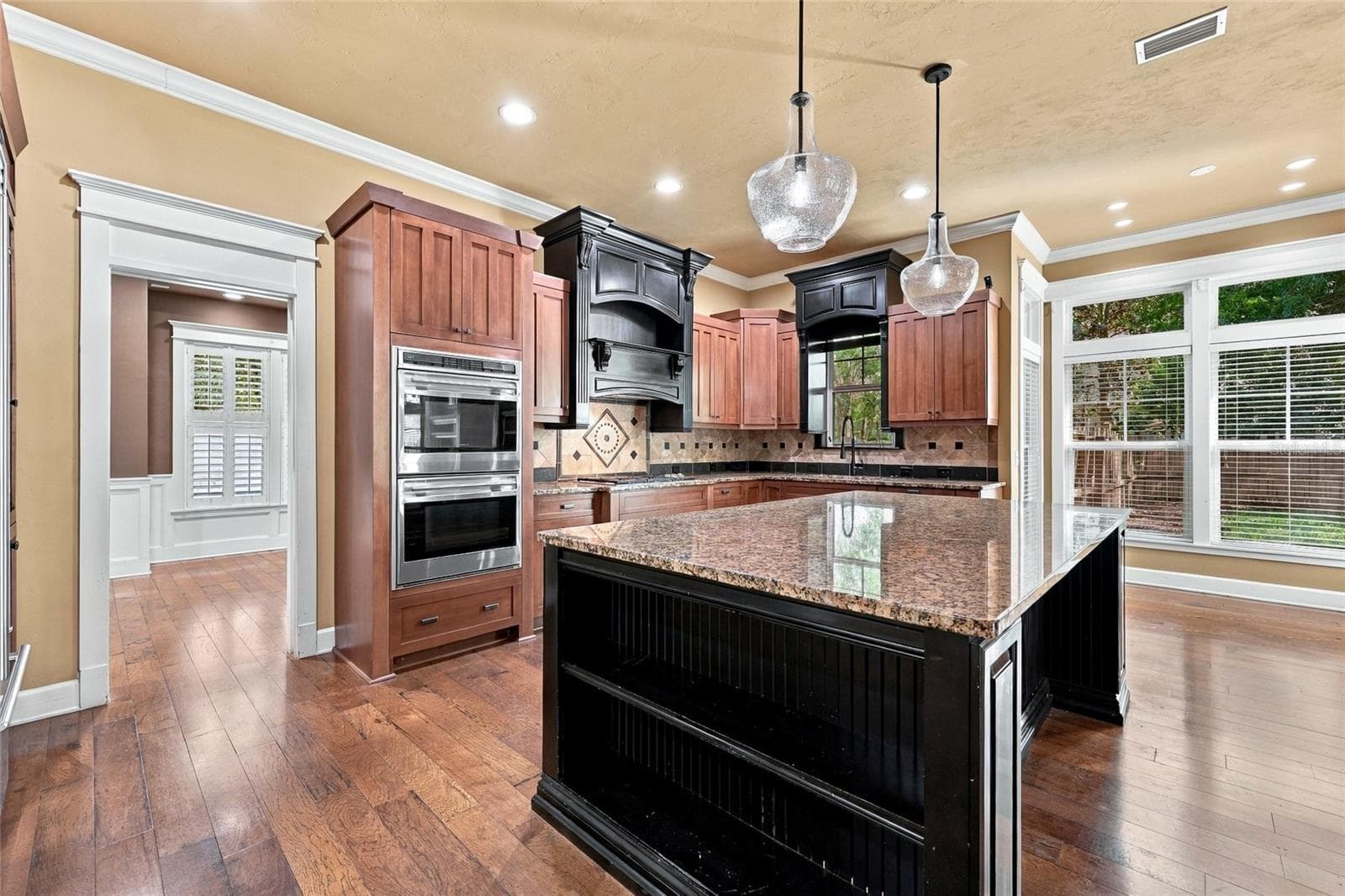 The heart of the house and prime entertainment area! - 734 SW 134TH WAY, NEWBERRY