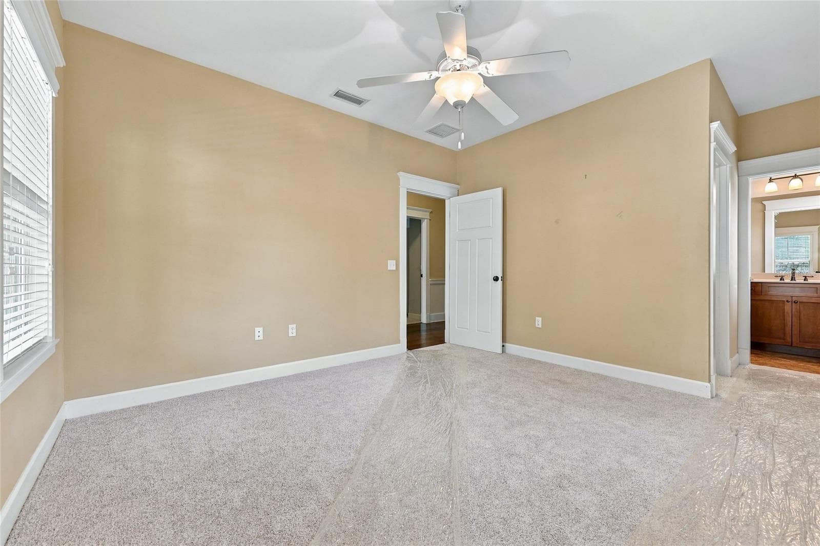 Upstairs Bedroom #3 with en suite bathroom - 734 SW 134TH WAY, NEWBERRY