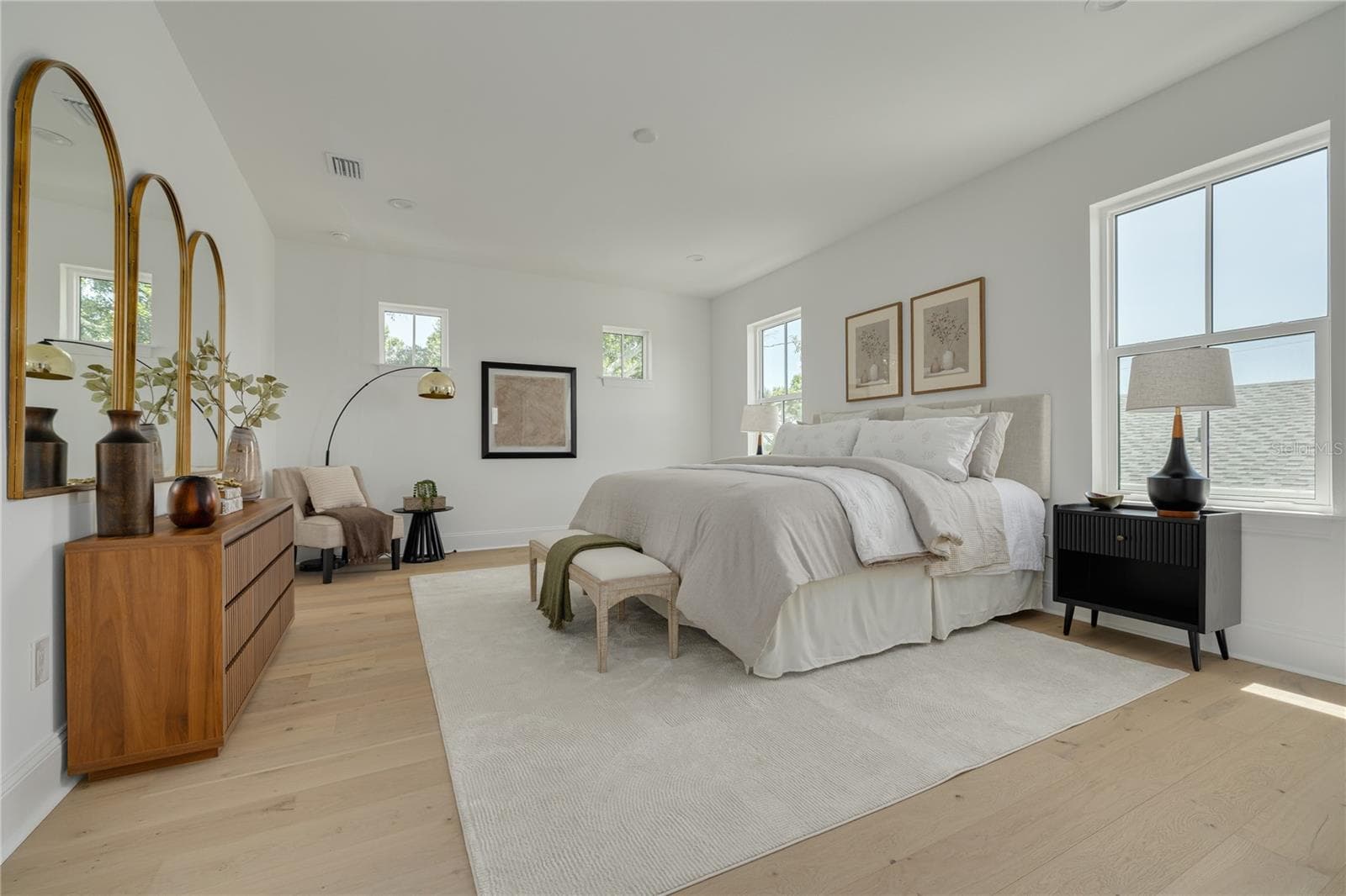 Large primary bedroom - 808 39TH AVE NE, ST PETERSBURG