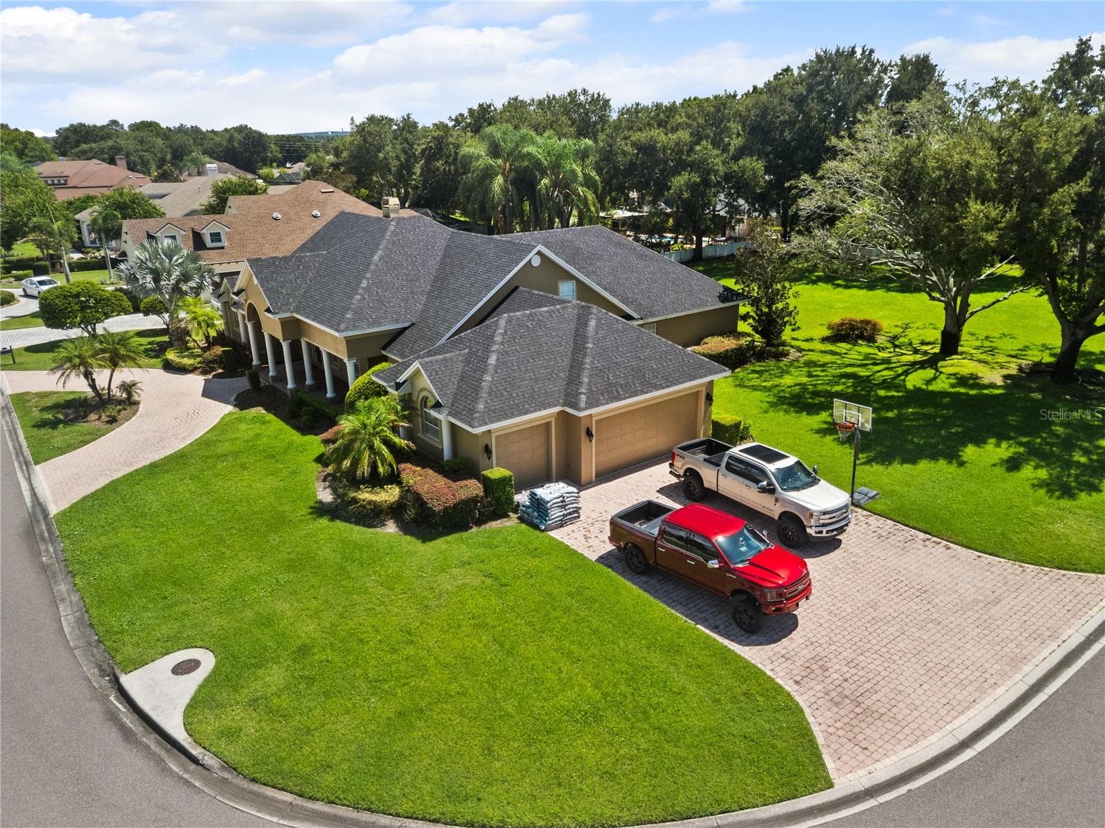 Single Family Residence at 9513 WATERFORD OAKS BLVD, WINTER HAVEN, photo 2 of 70