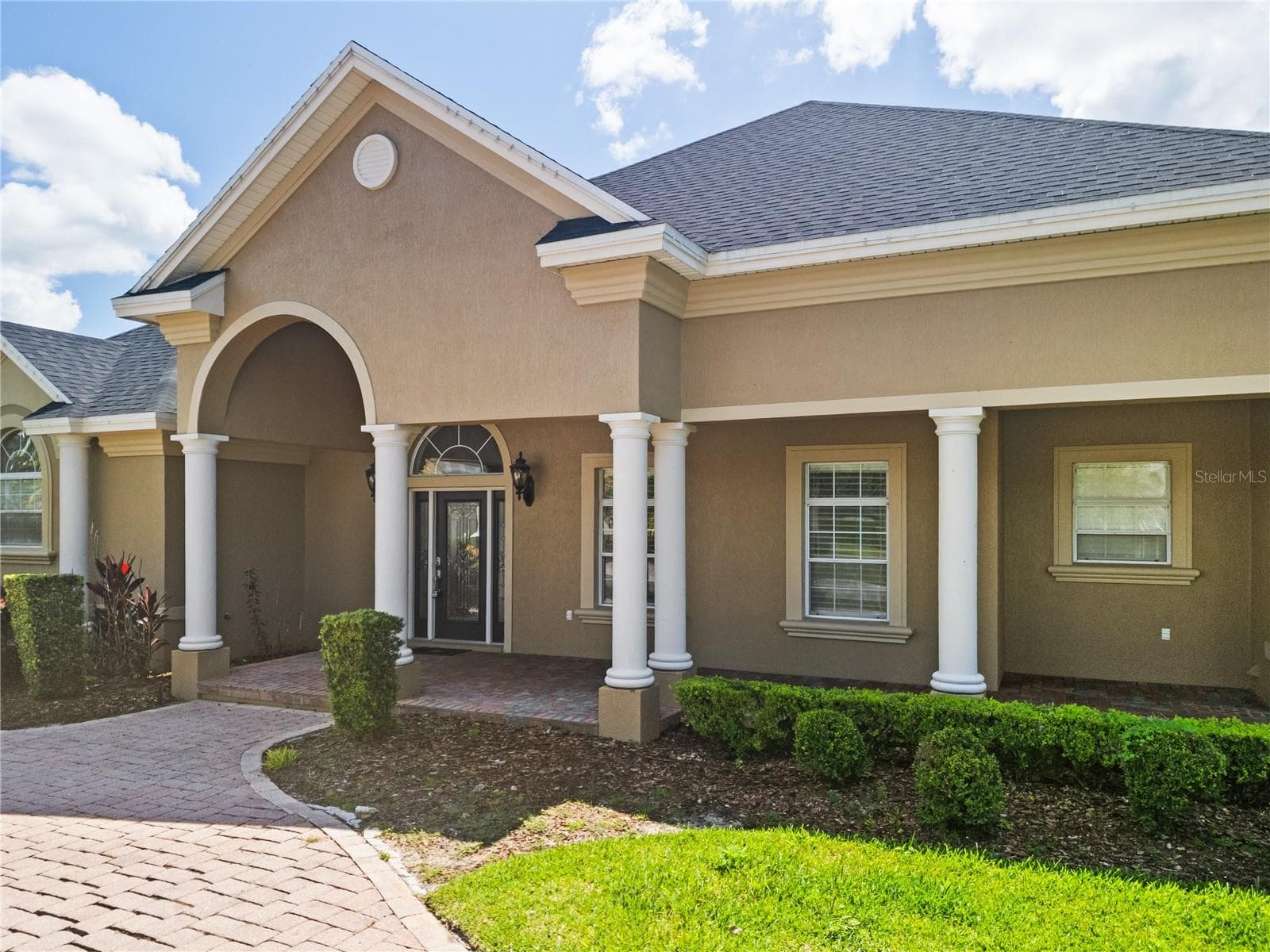 Single Family Residence at 9513 WATERFORD OAKS BLVD, WINTER HAVEN, photo 3 of 70