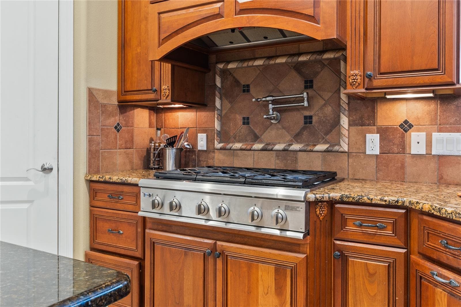 Single Family Residence at 9513 WATERFORD OAKS BLVD, WINTER HAVEN, photo 16 of 70