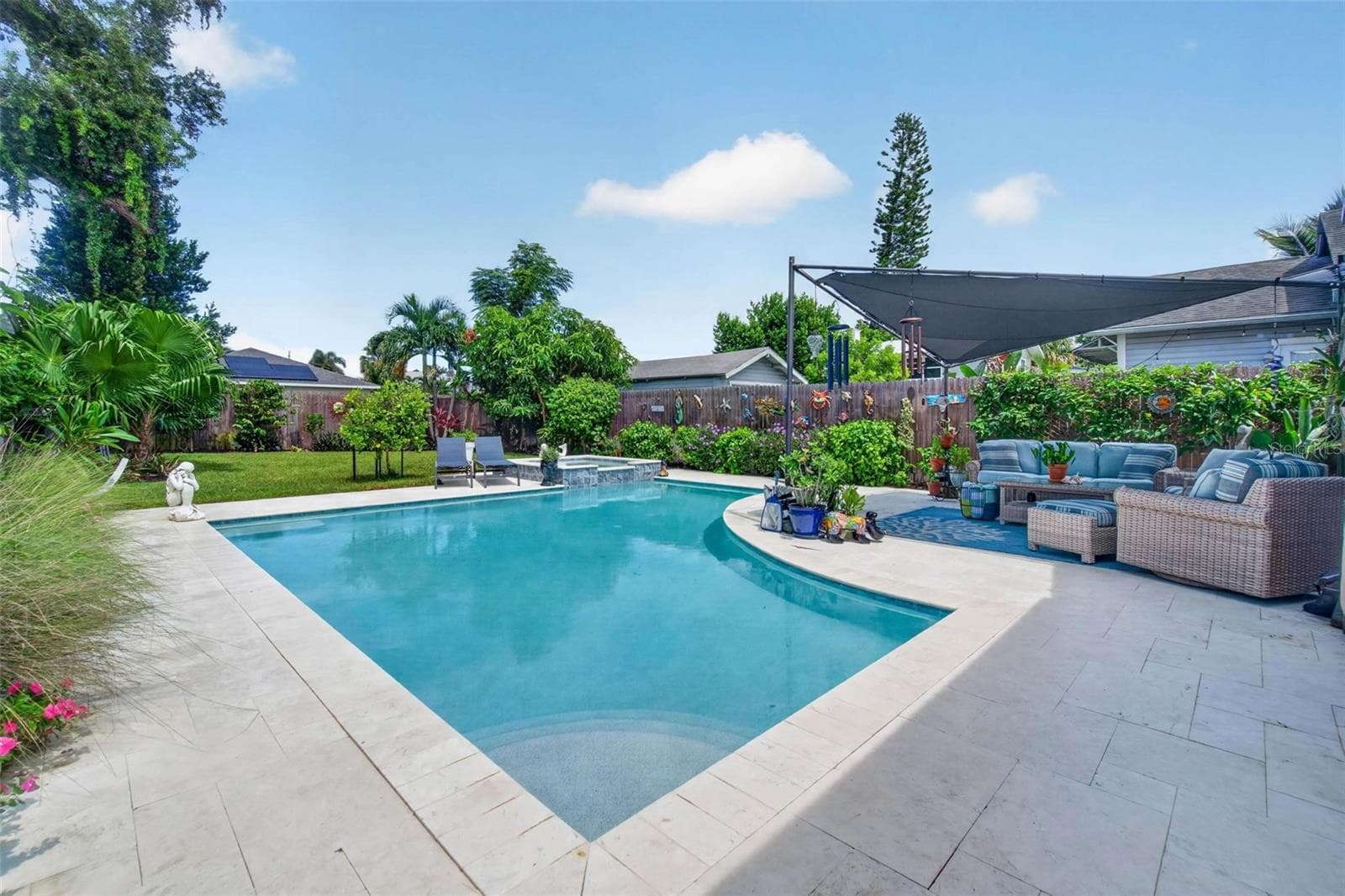 Single Family Residence at 2318 7TH AVE W, BRADENTON, photo 2 of 47