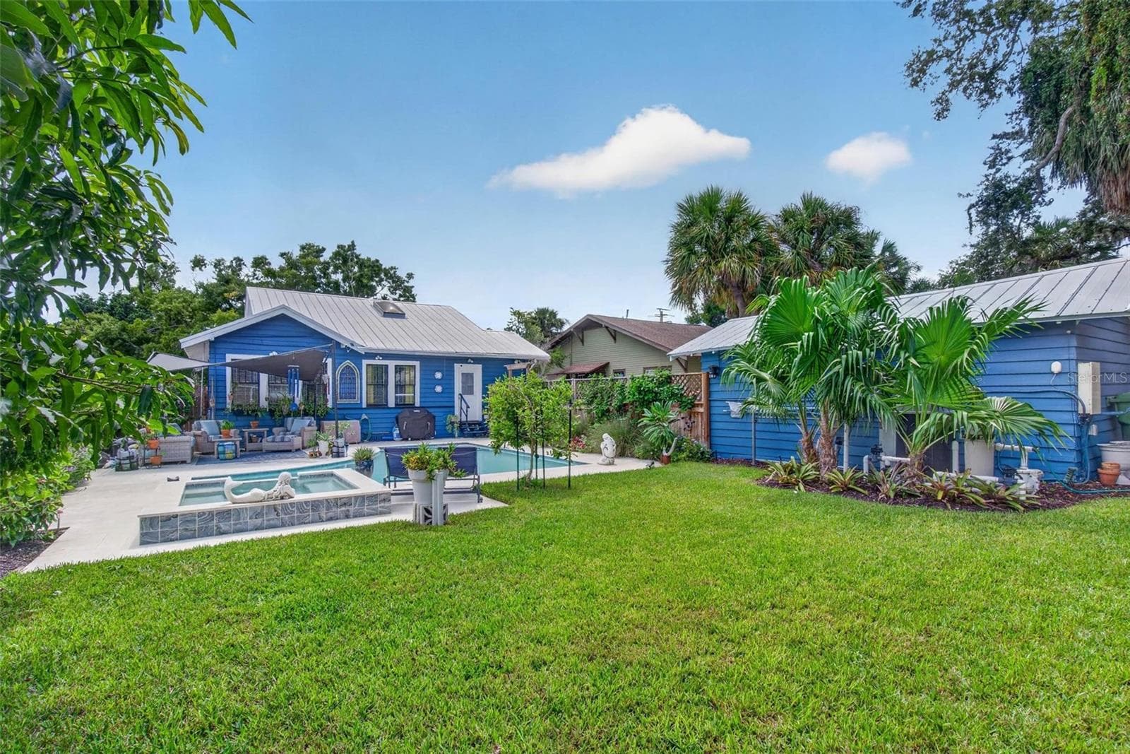 Single Family Residence at 2318 7TH AVE W, BRADENTON, photo 3 of 47