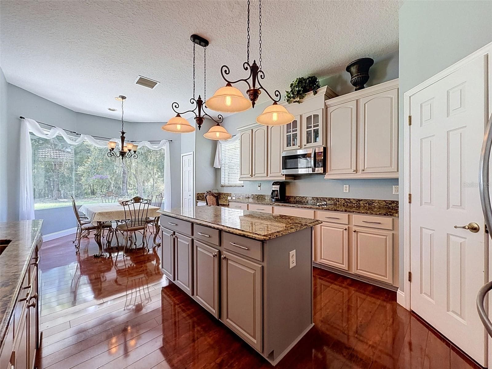 Single Family Residence at 11352 OYSTER BAY CIR, NEW PORT RICHEY, photo 10 of 48