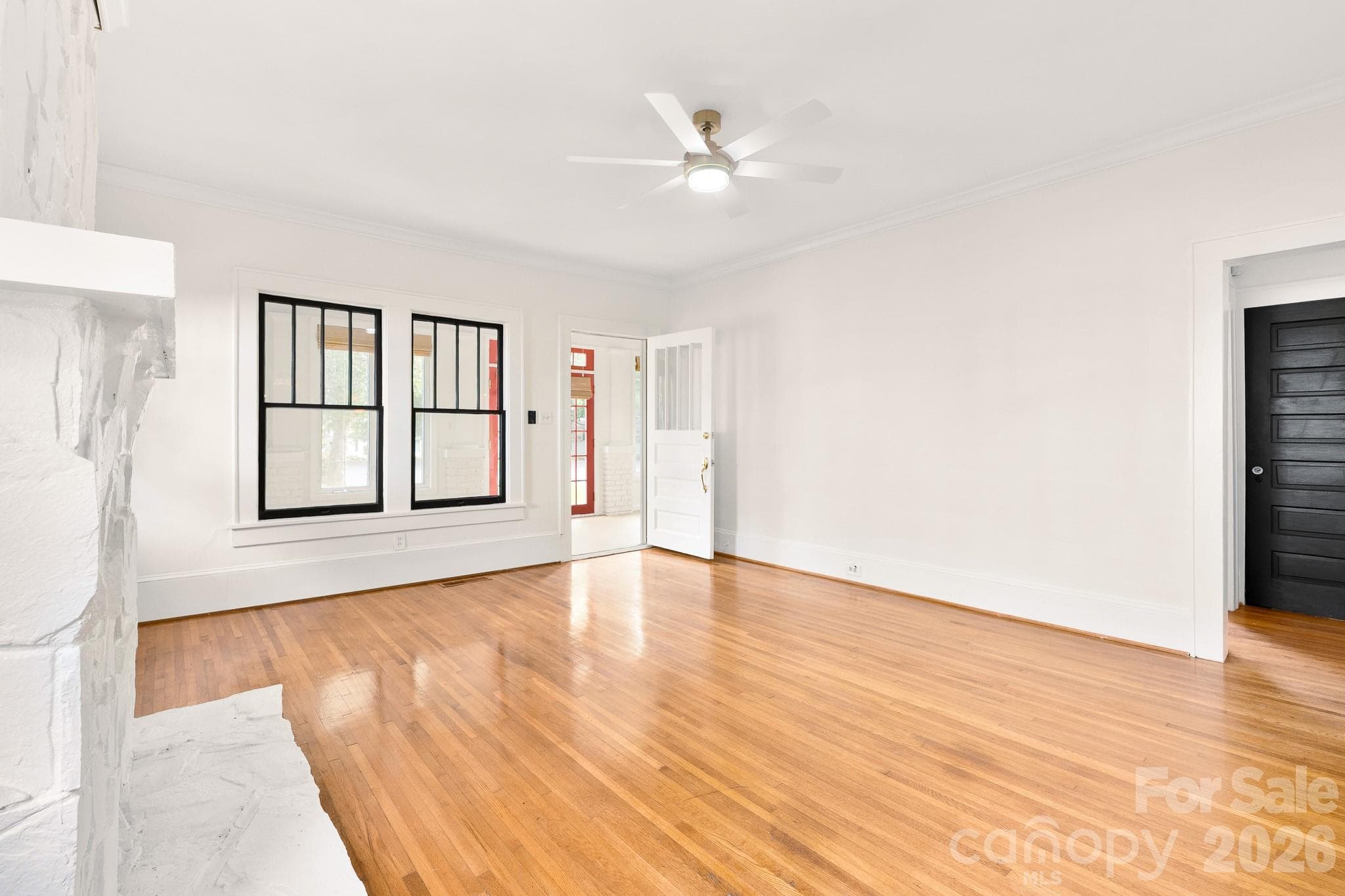 Single Family Residence at 2334 E 7th Street, Charlotte, photo 6 of 28