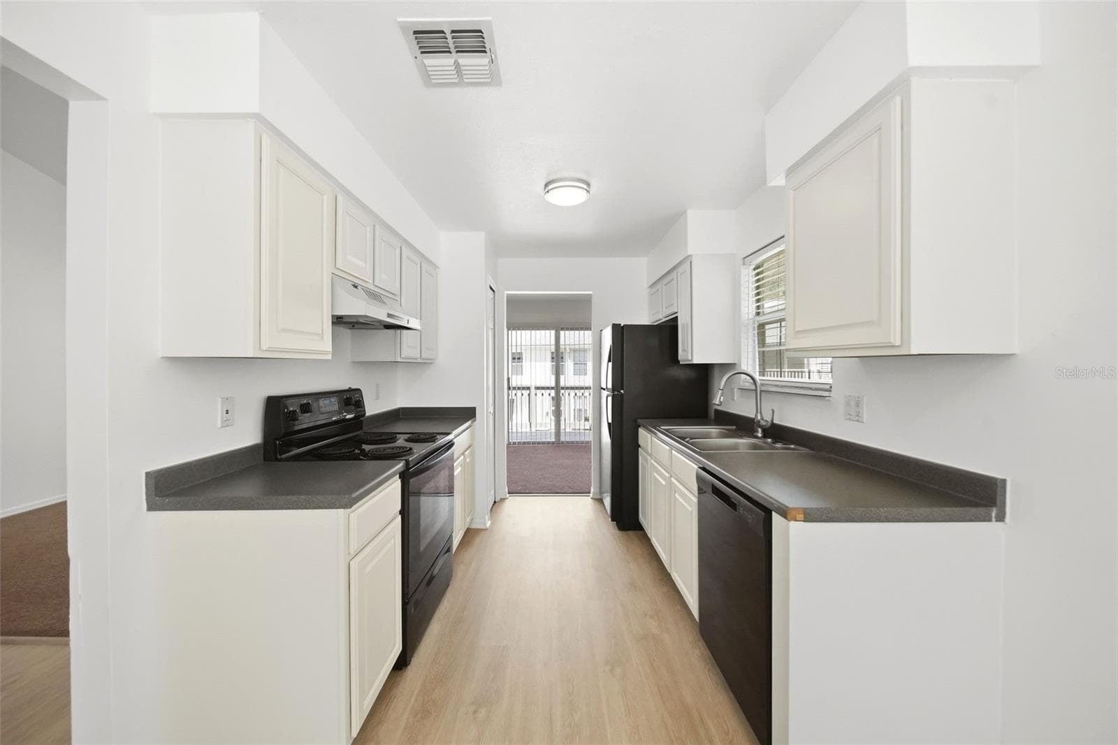 Kitchen - 2210 COACH HOUSE BLVD #408, ORLANDO
