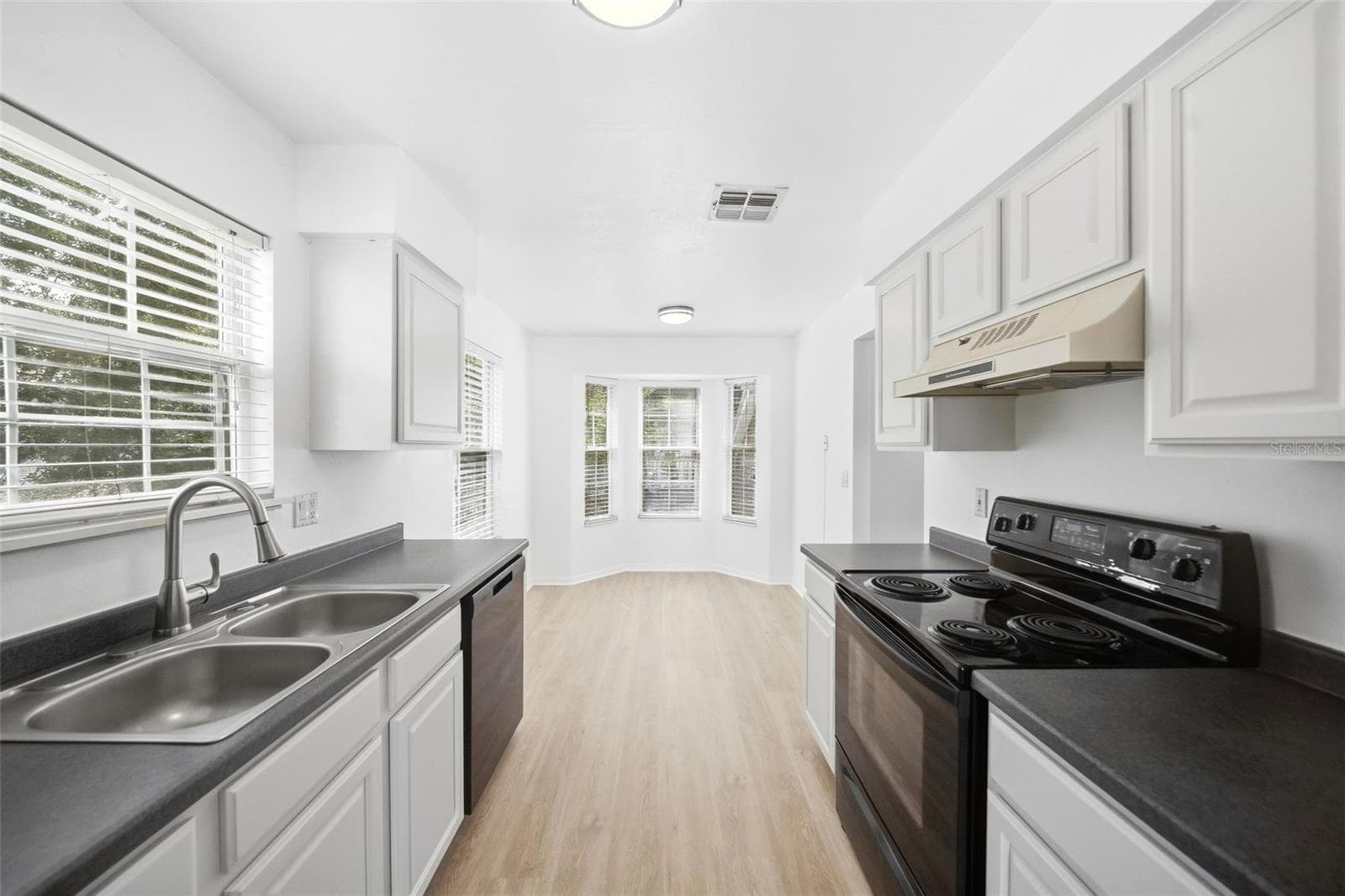 Kitchen - 2210 COACH HOUSE BLVD #408, ORLANDO
