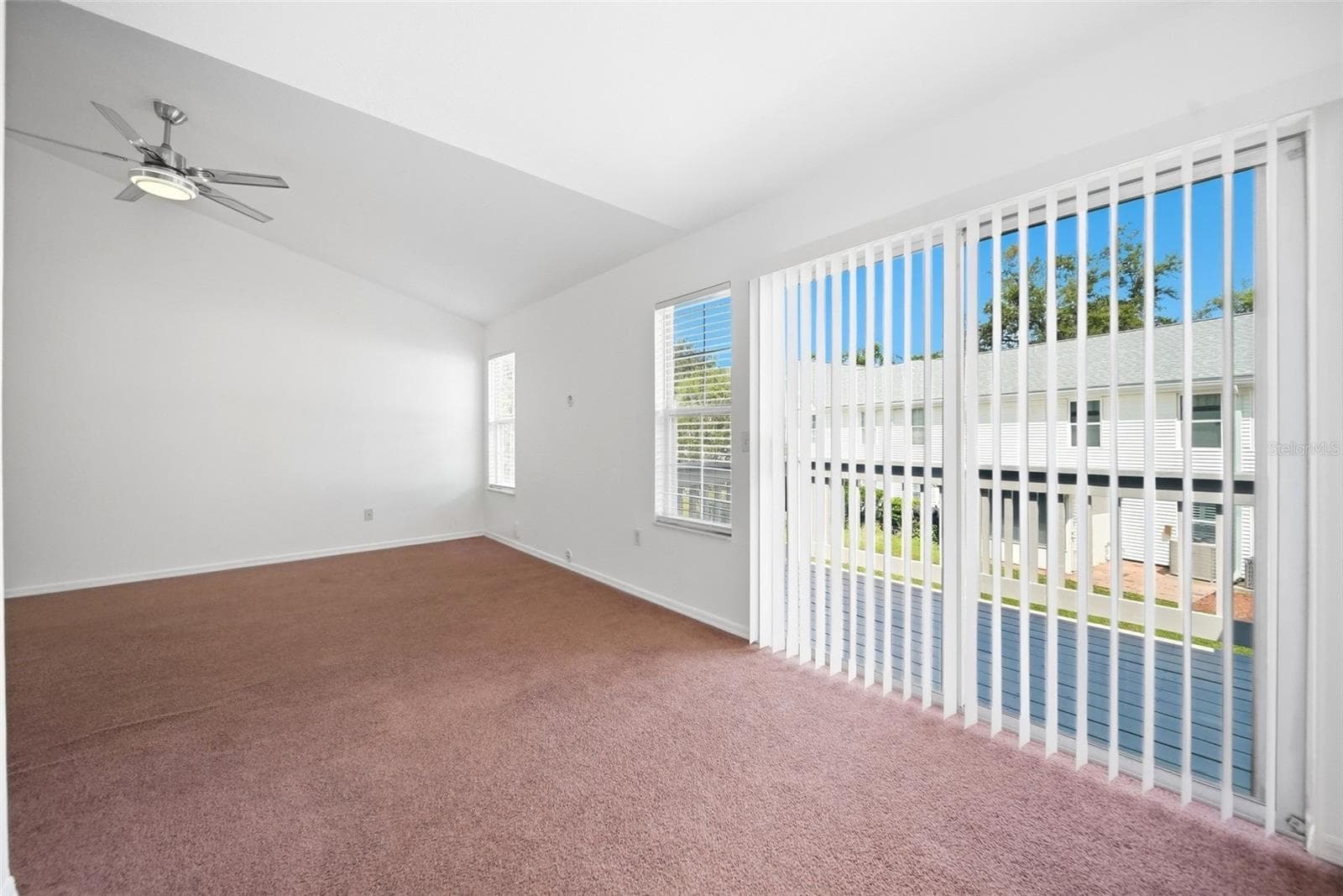Spacious living room - 2210 COACH HOUSE BLVD #408, ORLANDO