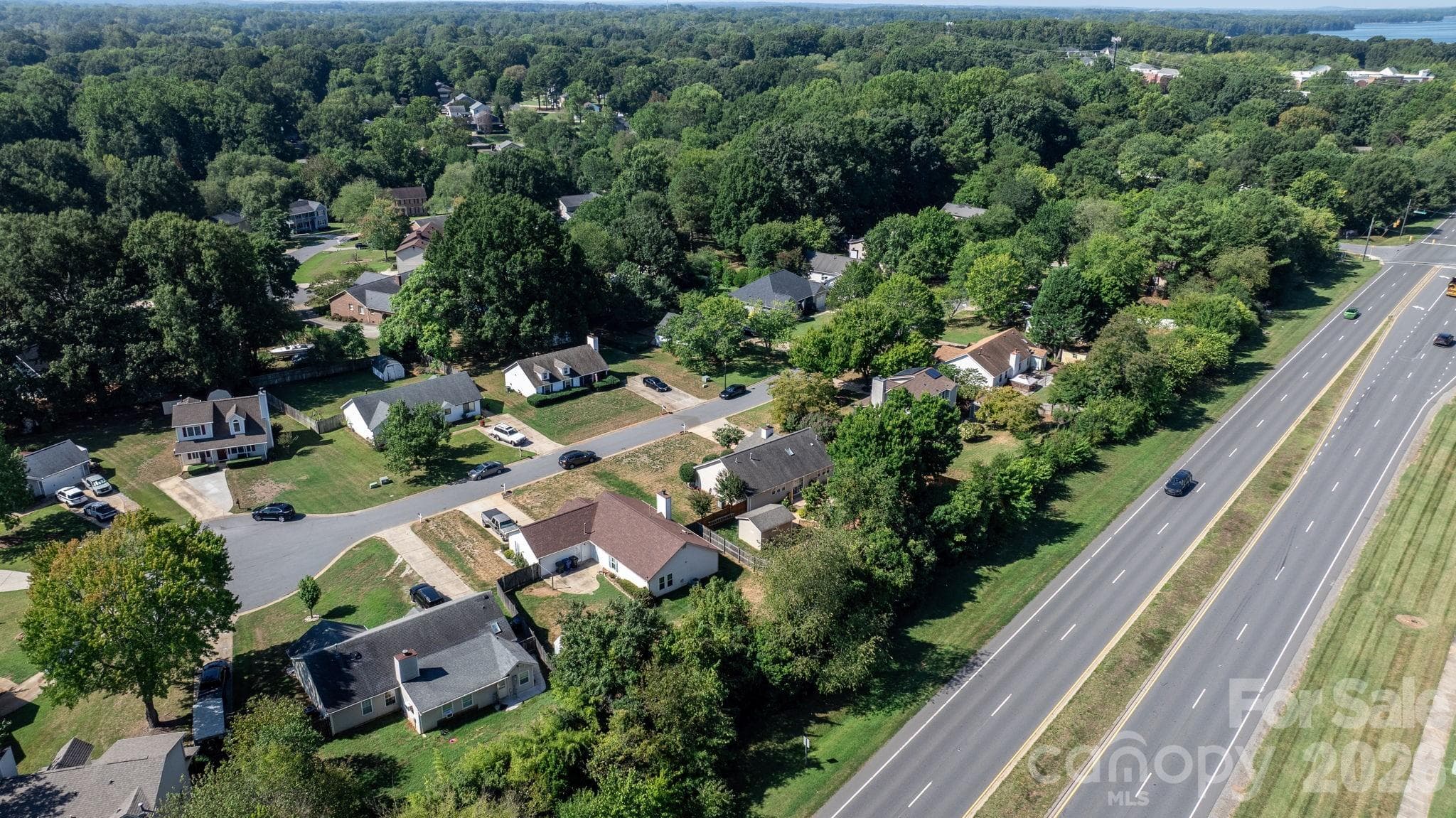 Single Family Residence at 16522 Glenfurness Drive, Huntersville, photo 28 of 42