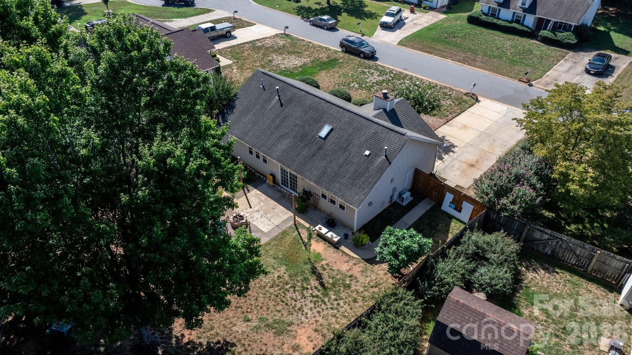 Single Family Residence at 16522 Glenfurness Drive, Huntersville, photo 34 of 42