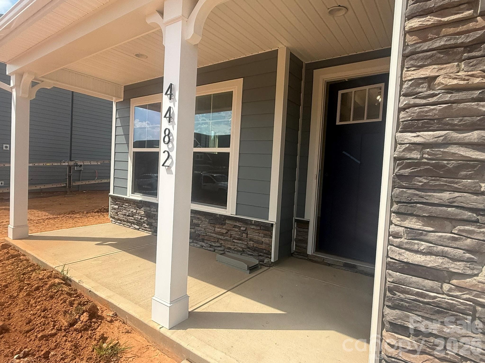 Front porch - Stanley