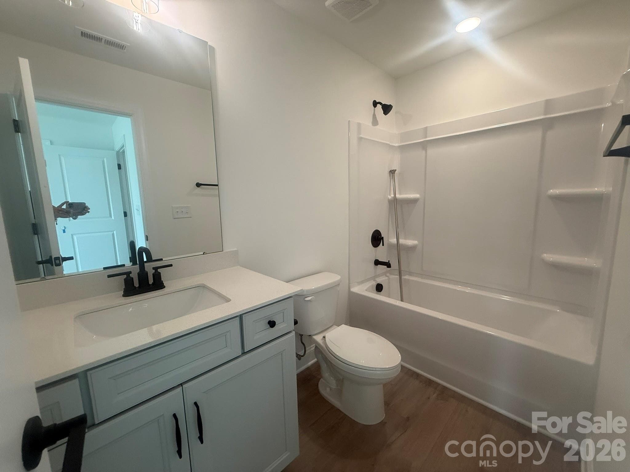 3rd floor bathroom - Stanley