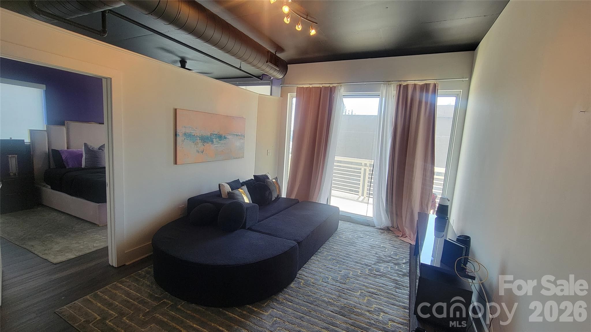 Condominium at 505 E 6th Street Street, Charlotte, photo 4 of 21