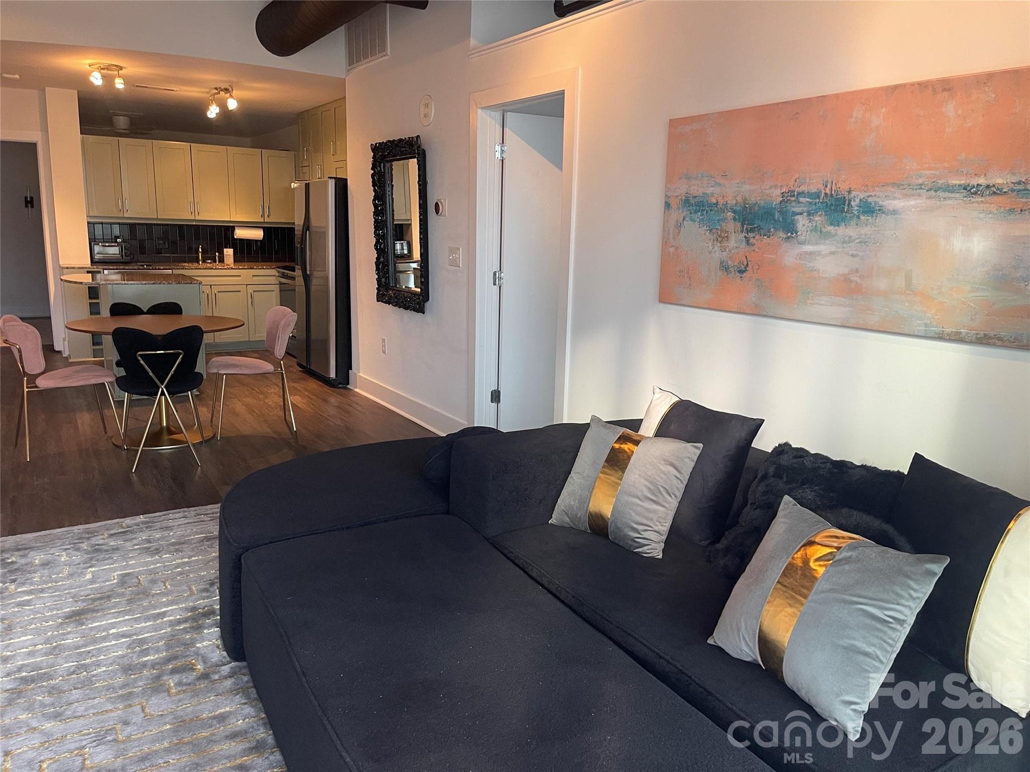 Condominium at 505 E 6th Street Street, Charlotte, photo 3 of 21
