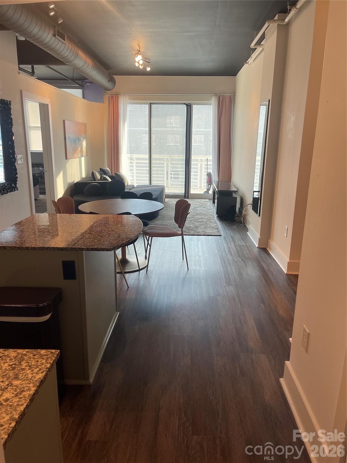 Condominium at 505 E 6th Street Street, Charlotte, photo 2 of 21