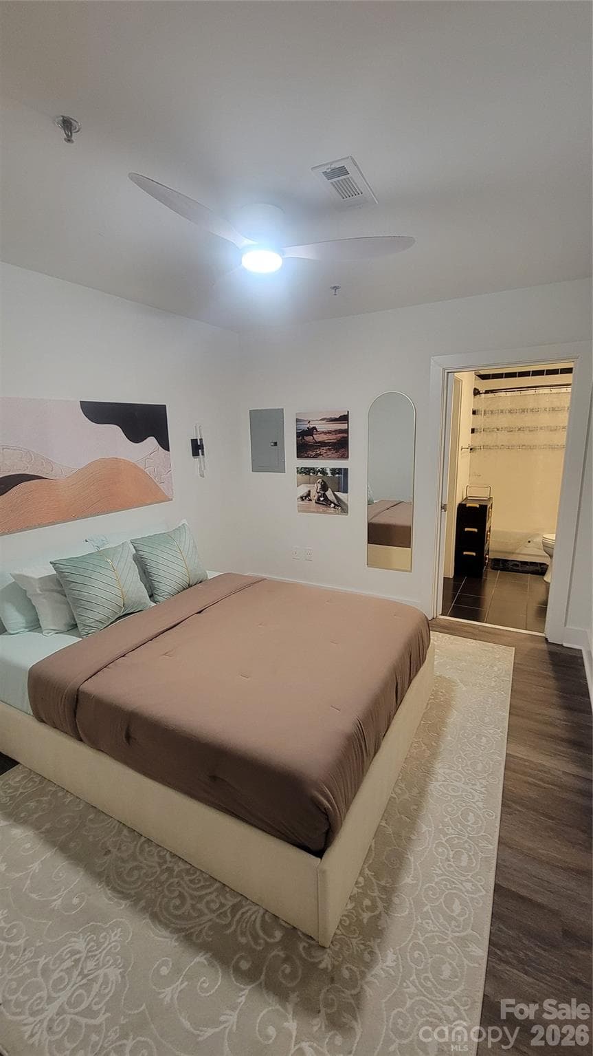 Condominium at 505 E 6th Street Street, Charlotte, photo 9 of 21