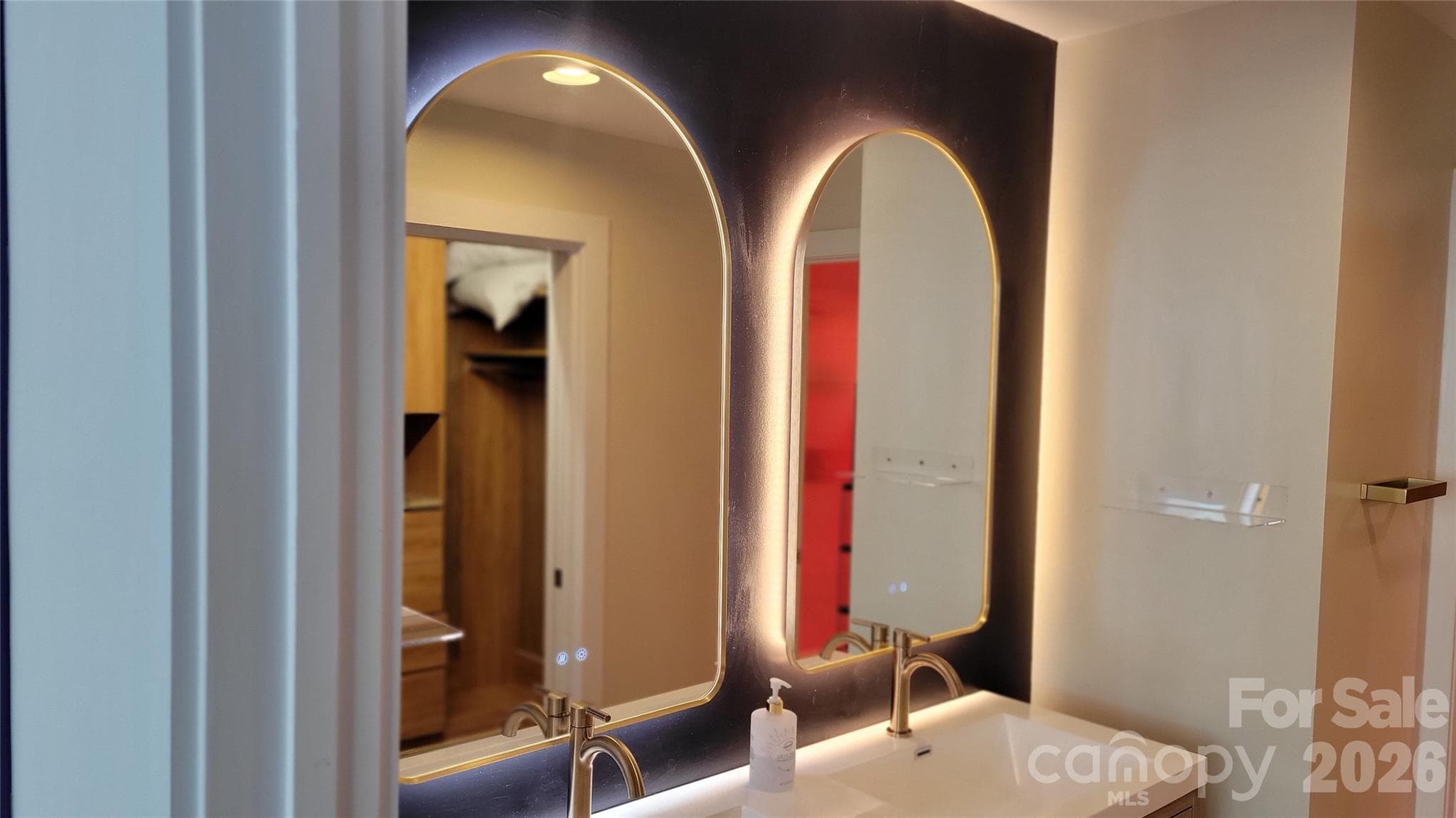 Condominium at 505 E 6th Street Street, Charlotte, photo 18 of 21