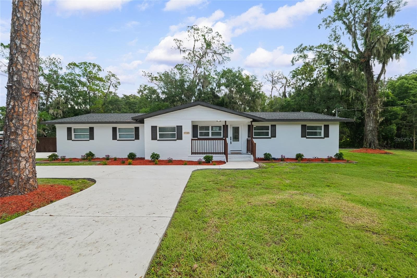 Single Family Residence at 1725 WALKER RD, LAKELAND, photo 3 of 46