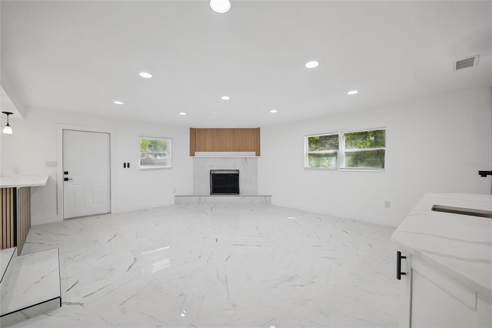 Single Family Residence at 1725 WALKER RD, LAKELAND, photo 17 of 46