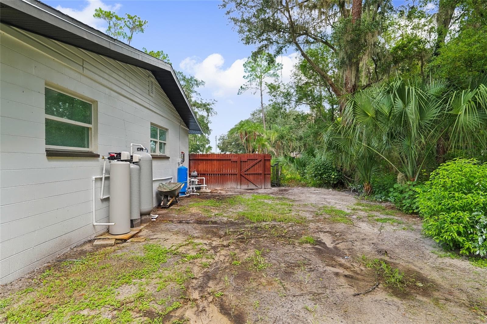 Single Family Residence at 1725 WALKER RD, LAKELAND, photo 42 of 46