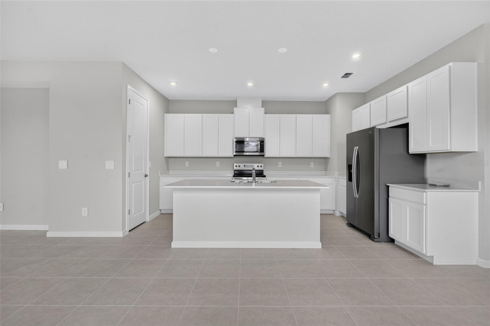 Single Family Residence at 34880 ARBOR RETREAT DR, DADE CITY, photo 4 of 35