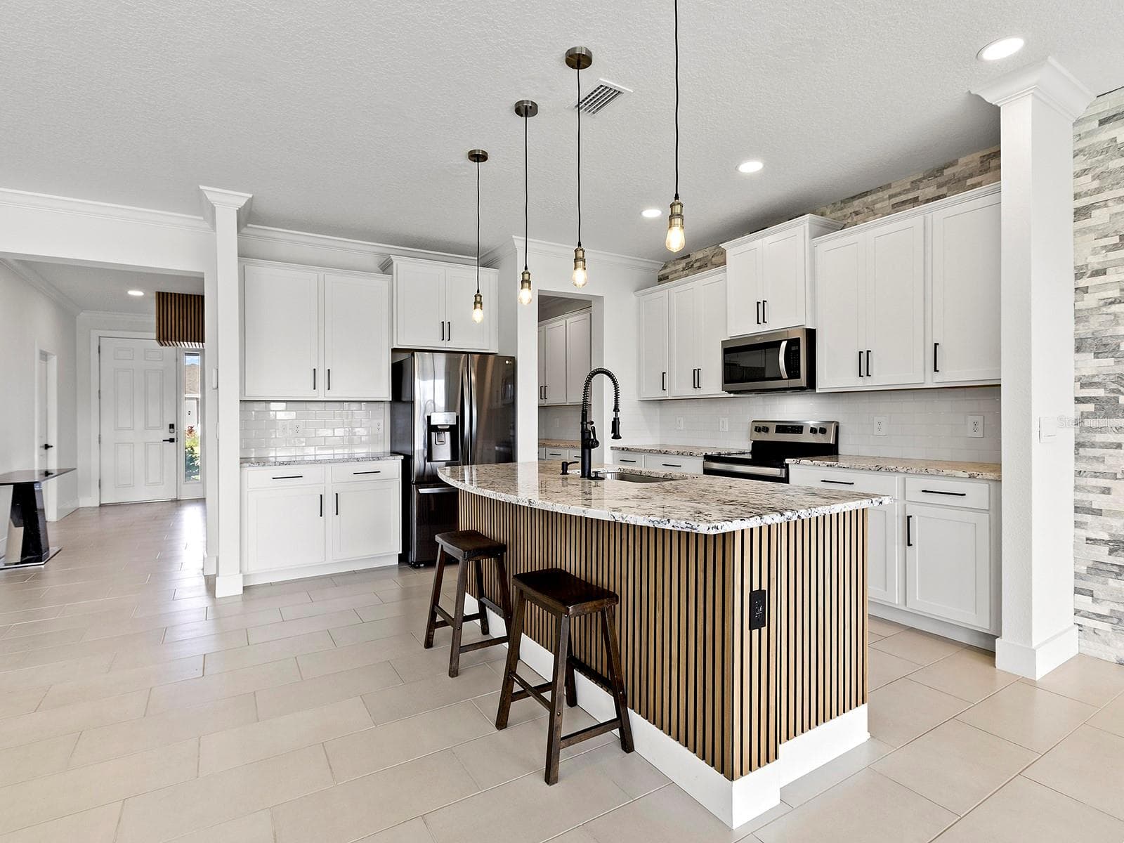 Single Family Residence at 5211 TANNIN LN, BRADENTON, photo 13 of 51