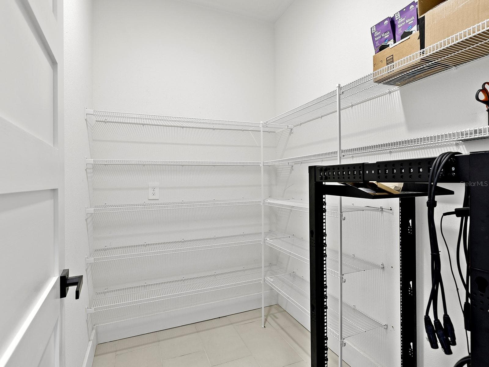 Large pantry - 5211 TANNIN LN, BRADENTON