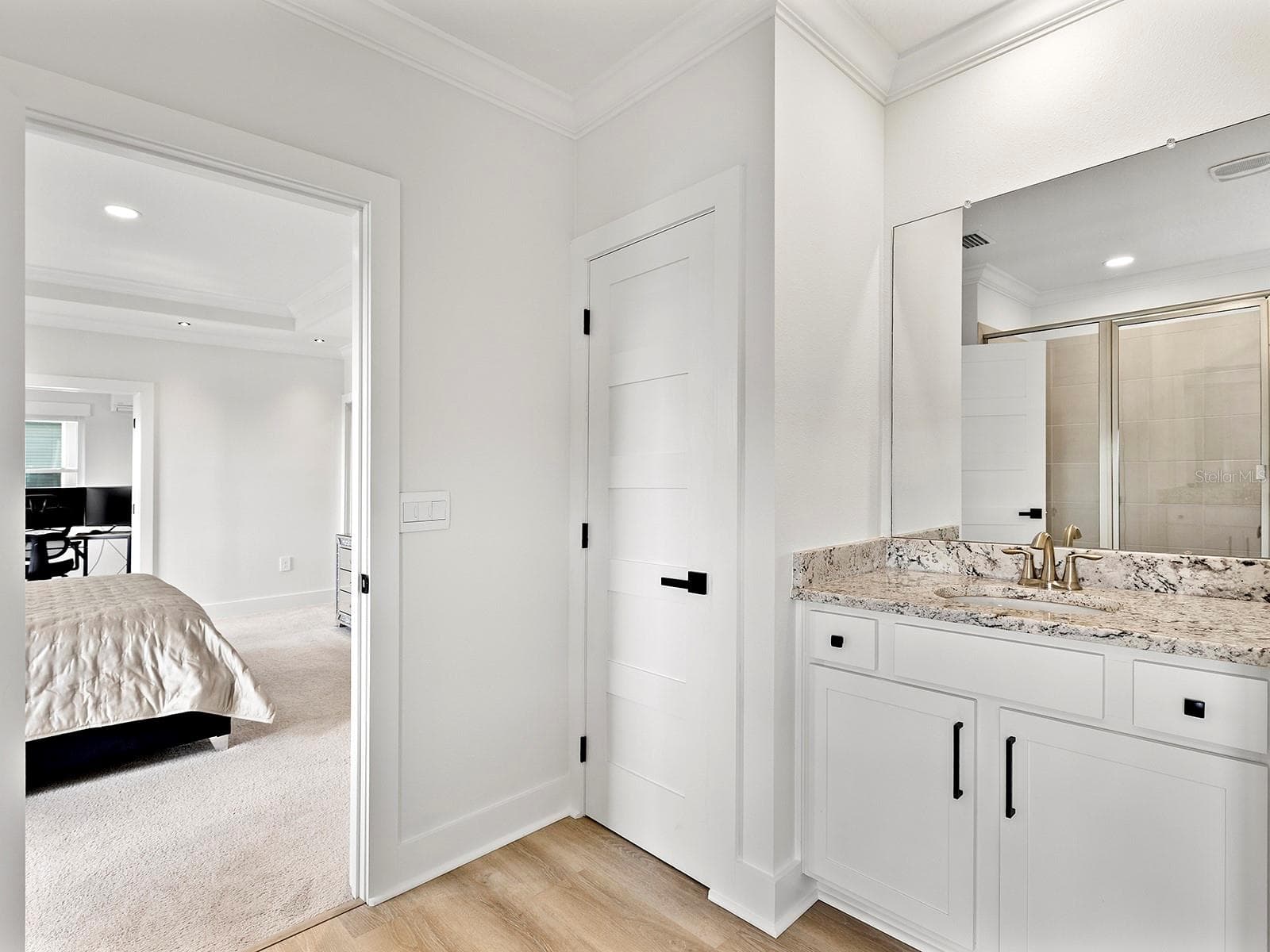 Primary bathroom on second floor - 5211 TANNIN LN, BRADENTON