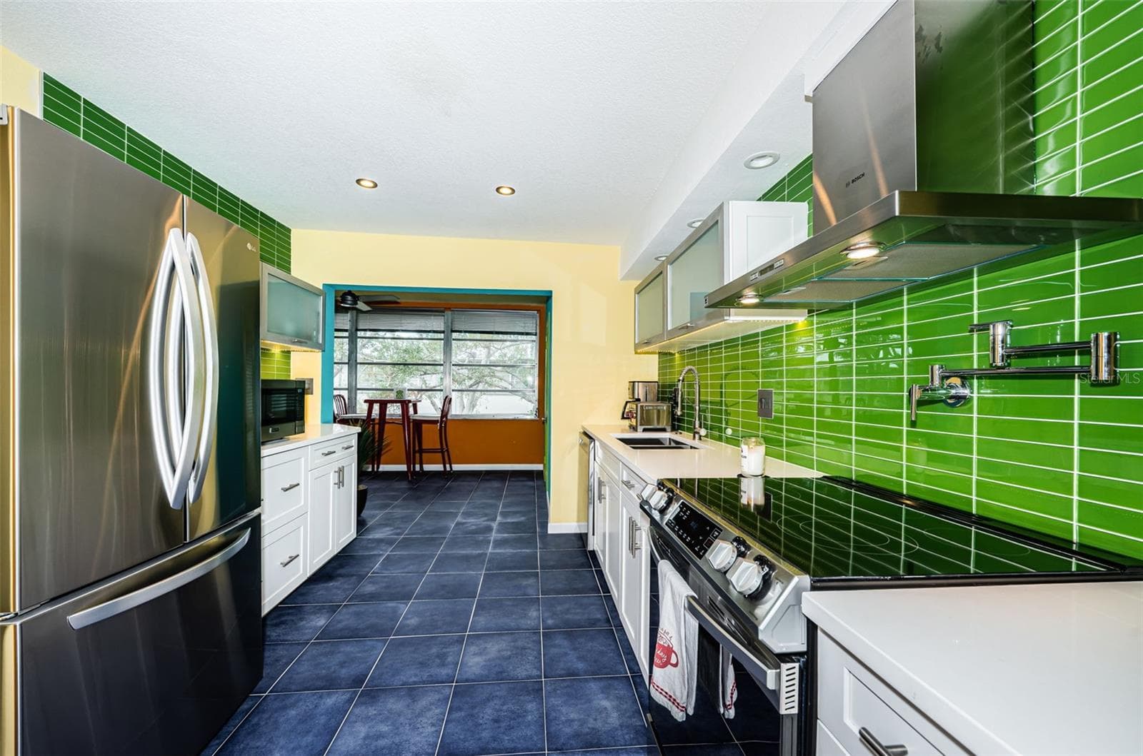 Colorful, all updated kitchen - 5880 38TH AVE N #309, ST PETERSBURG