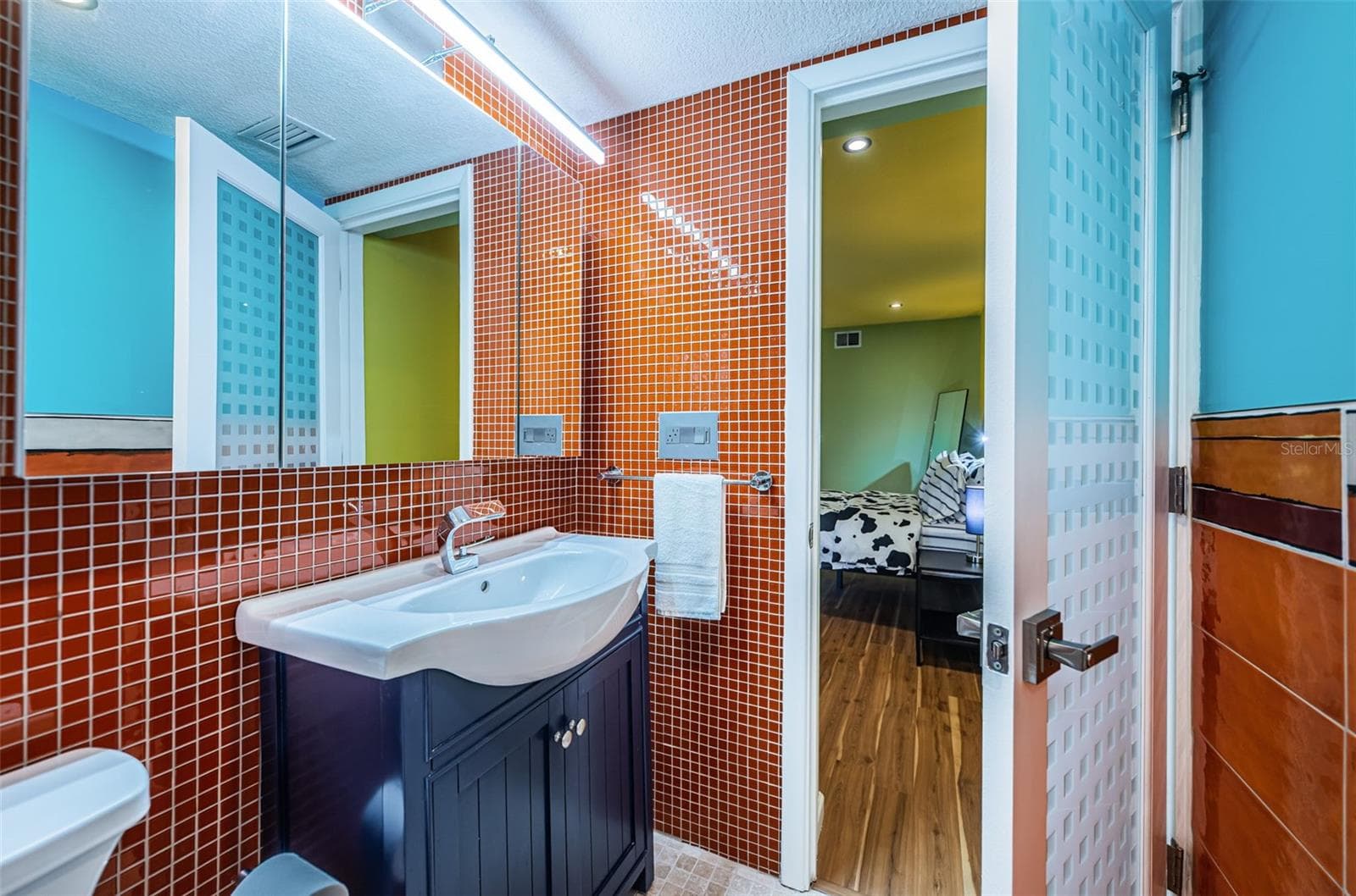 A colorful way to wake you up in the morning! - 5880 38TH AVE N #309, ST PETERSBURG