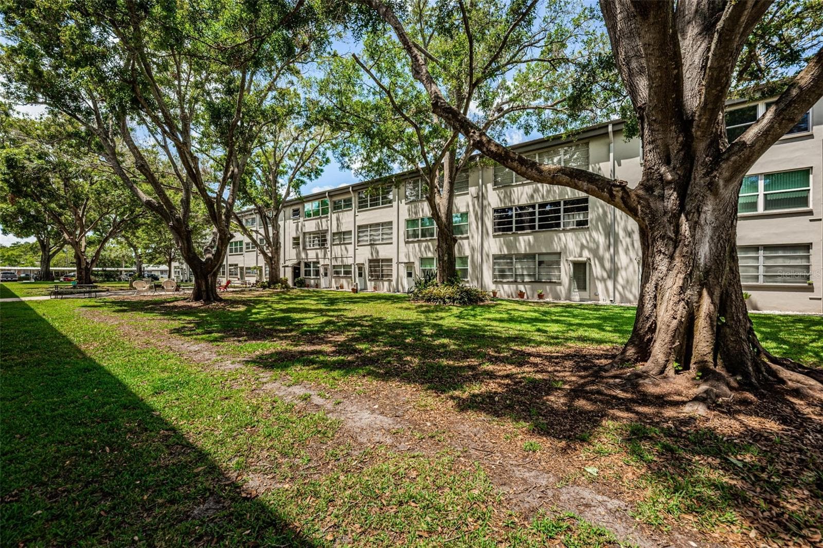 Shady and serene - 5880 38TH AVE N #309, ST PETERSBURG