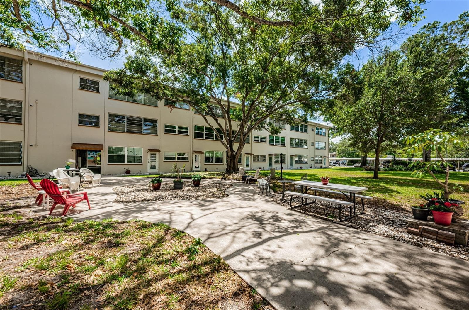 Condominium at 5880 38TH AVE N #309, ST PETERSBURG, photo 47 of 52