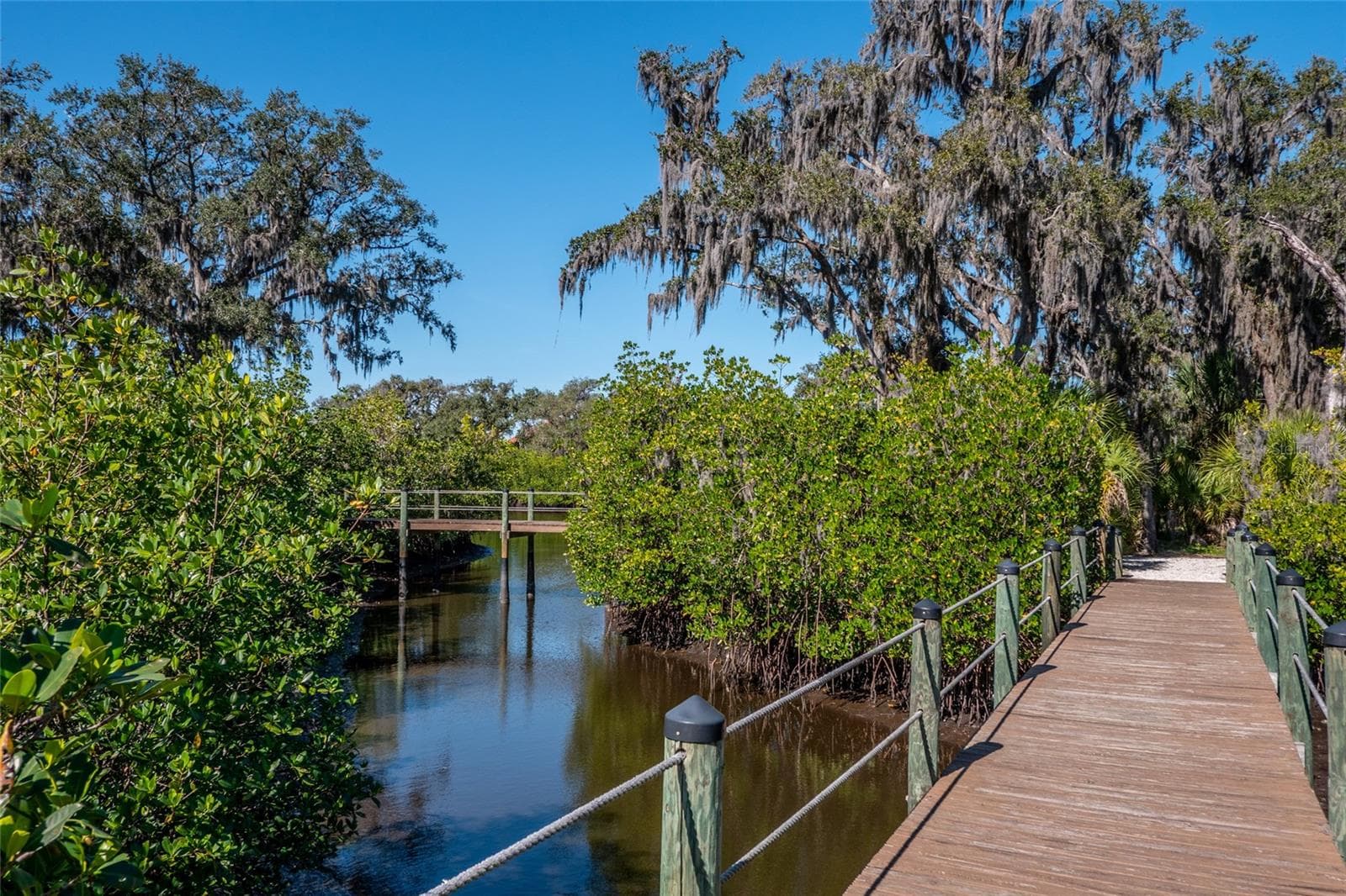 Walking trails easy to fish off of - 613 REGATTA WAY, BRADENTON