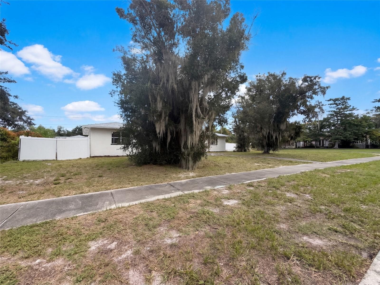 Single Family Residence at 601 MYRTLE WAY S, ST PETERSBURG, photo 6 of 33