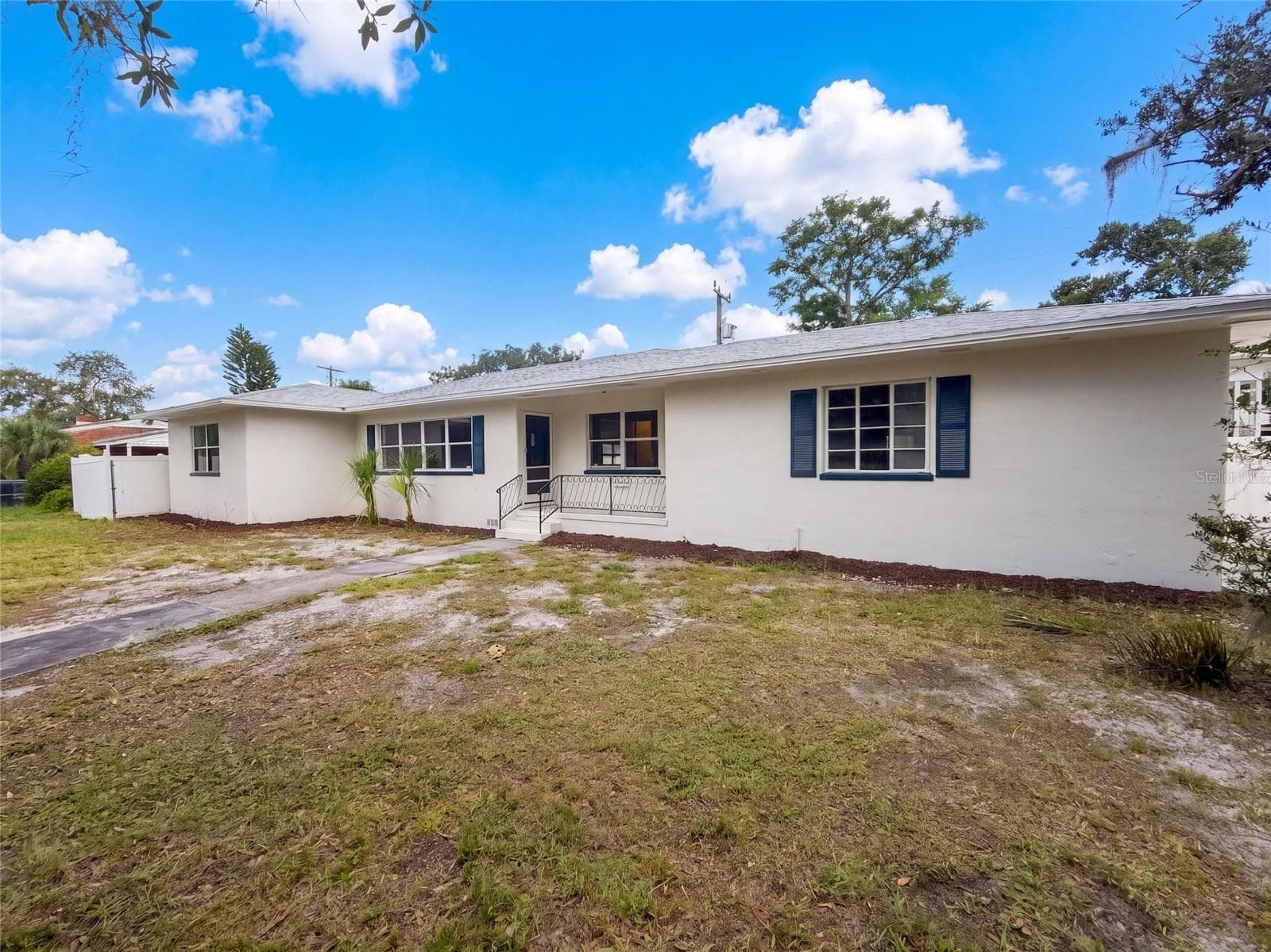 Single Family Residence at 601 MYRTLE WAY S, ST PETERSBURG, photo 9 of 33