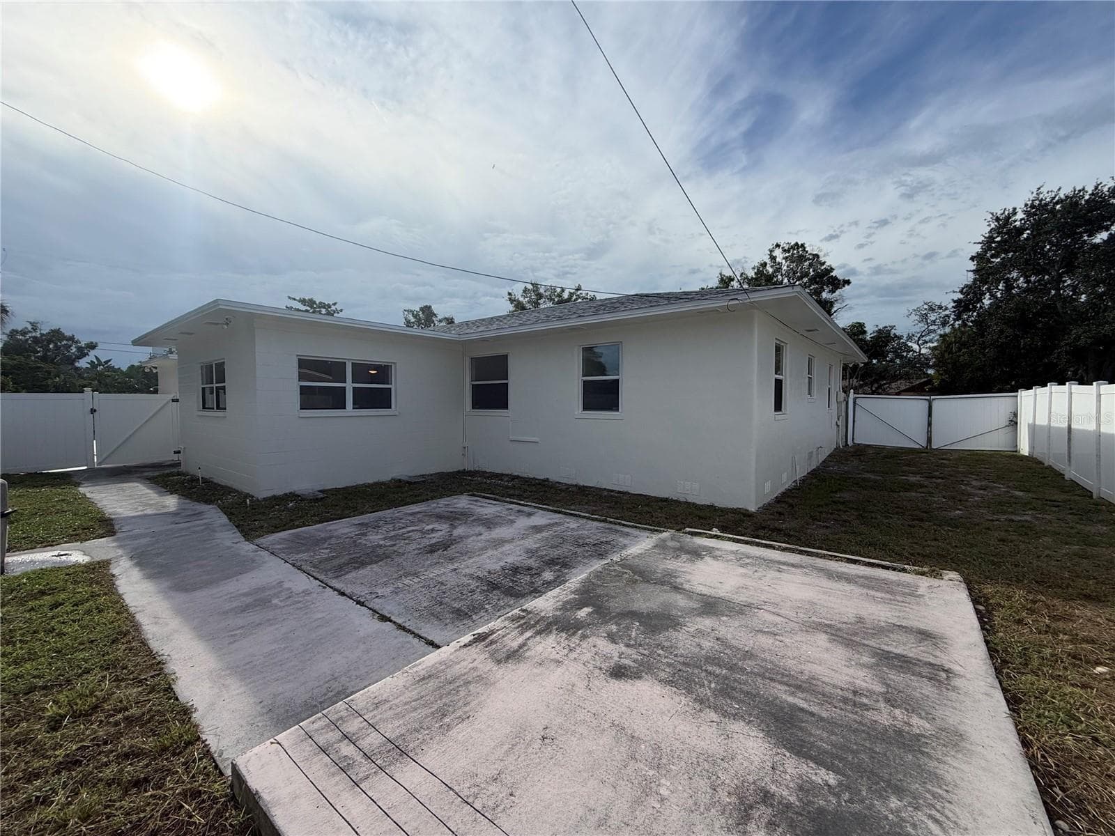 Single Family Residence at 601 MYRTLE WAY S, ST PETERSBURG, photo 12 of 33