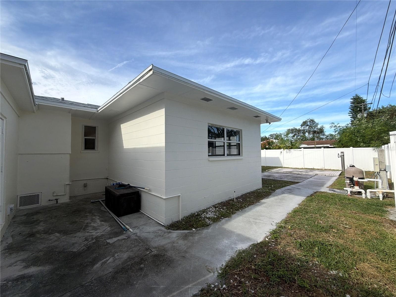 Single Family Residence at 601 MYRTLE WAY S, ST PETERSBURG, photo 13 of 33
