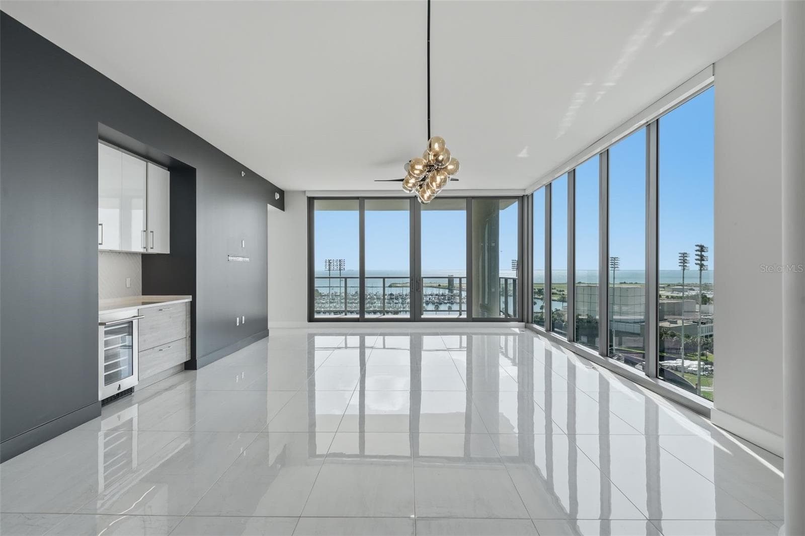 open floorplan - kitchen/living/dining - 301 1ST ST S #1001, ST PETERSBURG