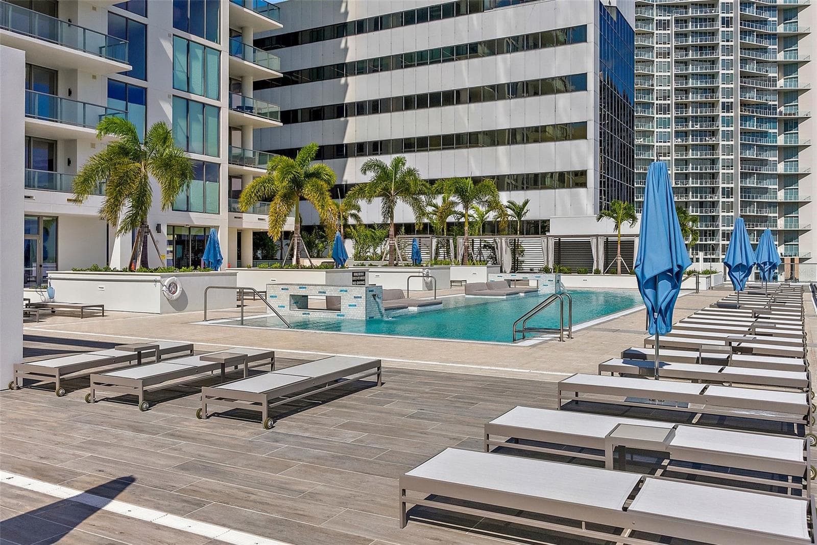 Resort Style Pool - 301 1ST ST S #1001, ST PETERSBURG
