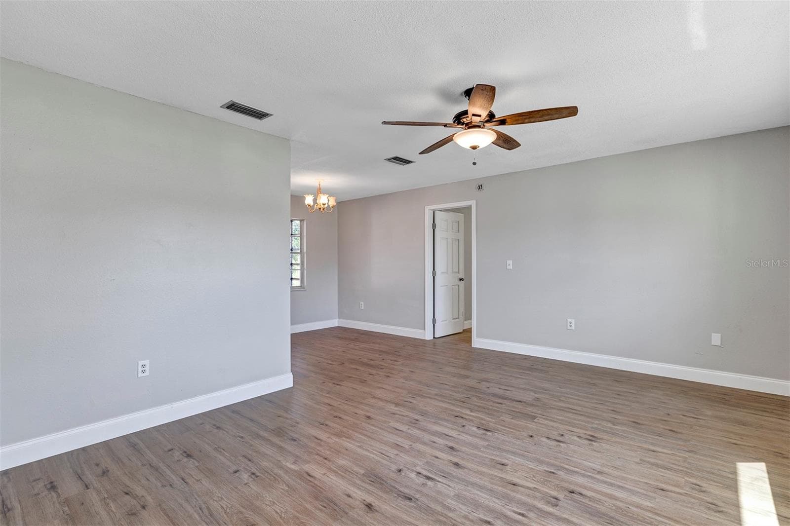 Single Family Residence at 415 CART CT, POINCIANA, photo 8 of 38