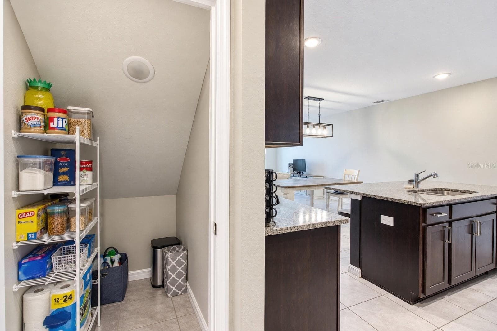 Townhouse at 635 BELGROVE ST, DEBARY, photo 6 of 24