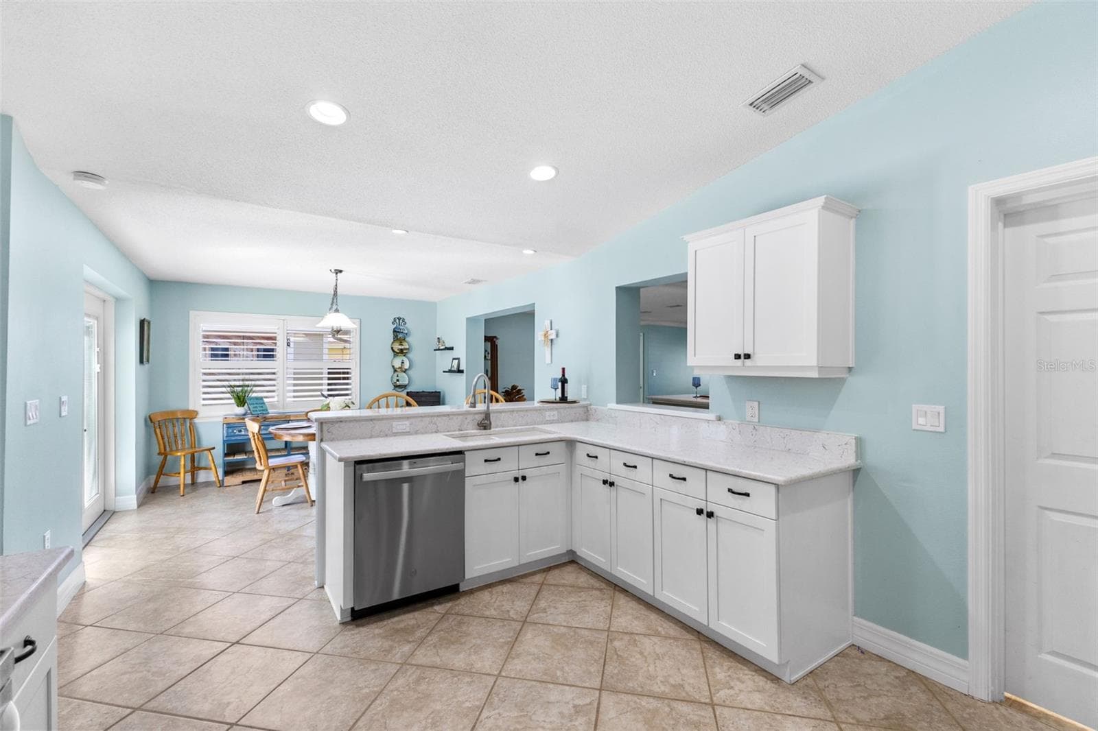 Single Family Residence at 2287 CAROLYN DR, DUNEDIN, photo 11 of 50