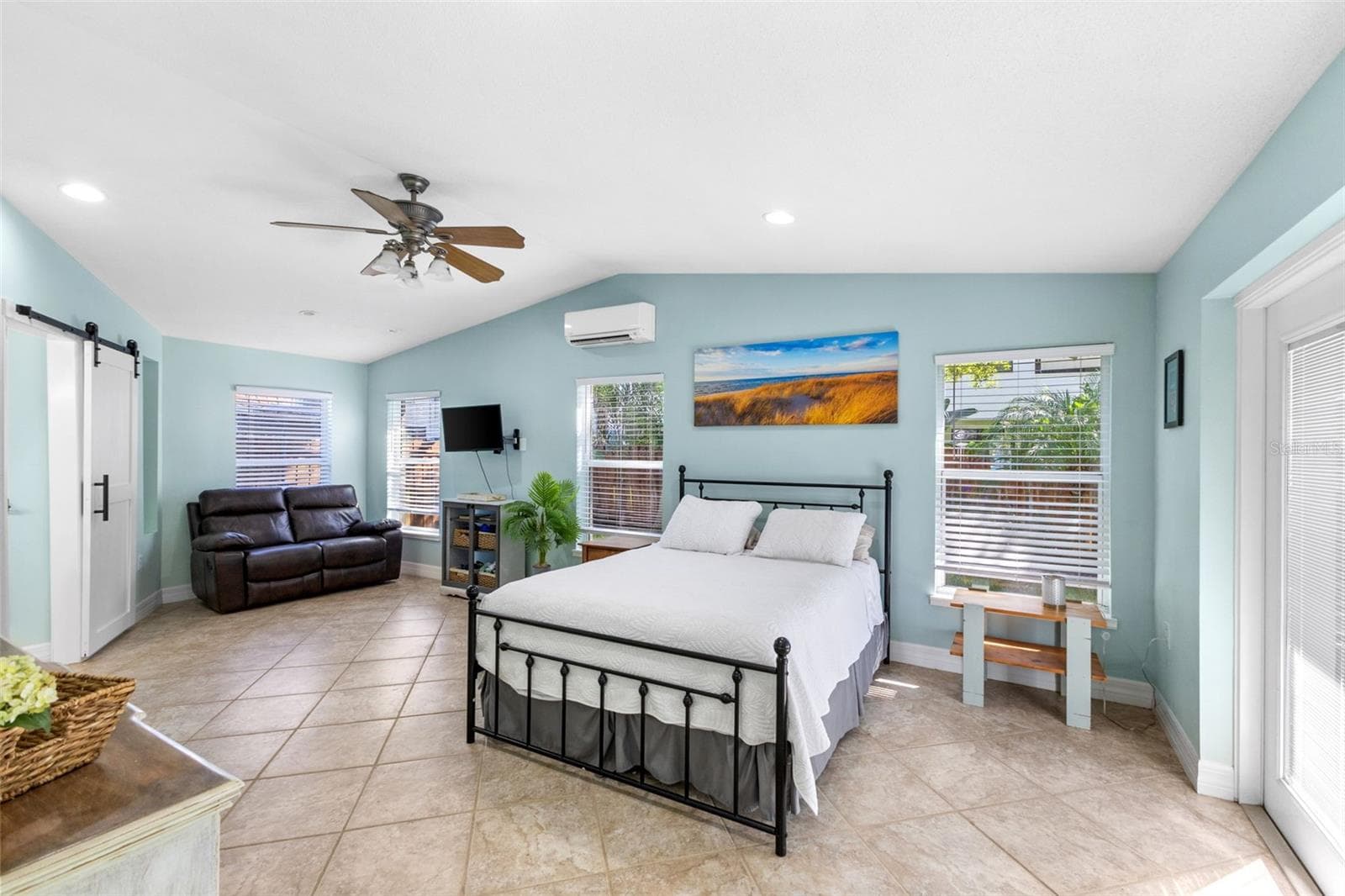 Single Family Residence at 2287 CAROLYN DR, DUNEDIN, photo 13 of 50