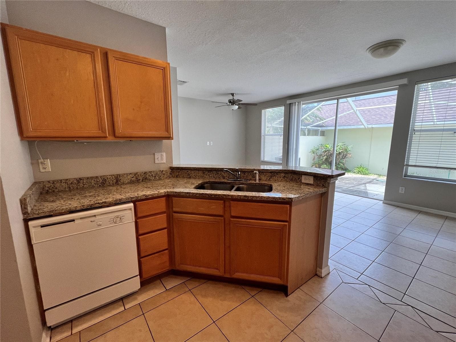 Townhouse at 10008 TATE LN, TAMPA, photo 2 of 19