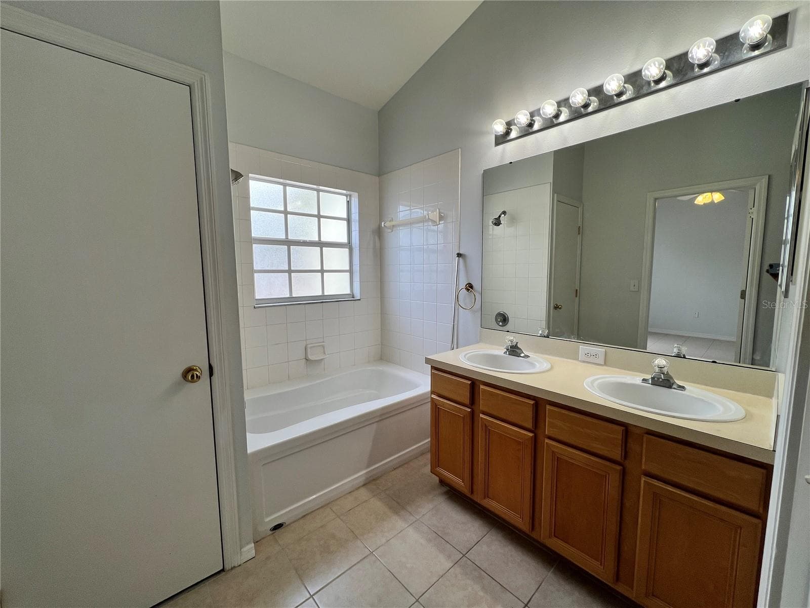 Townhouse at 10008 TATE LN, TAMPA, photo 13 of 19