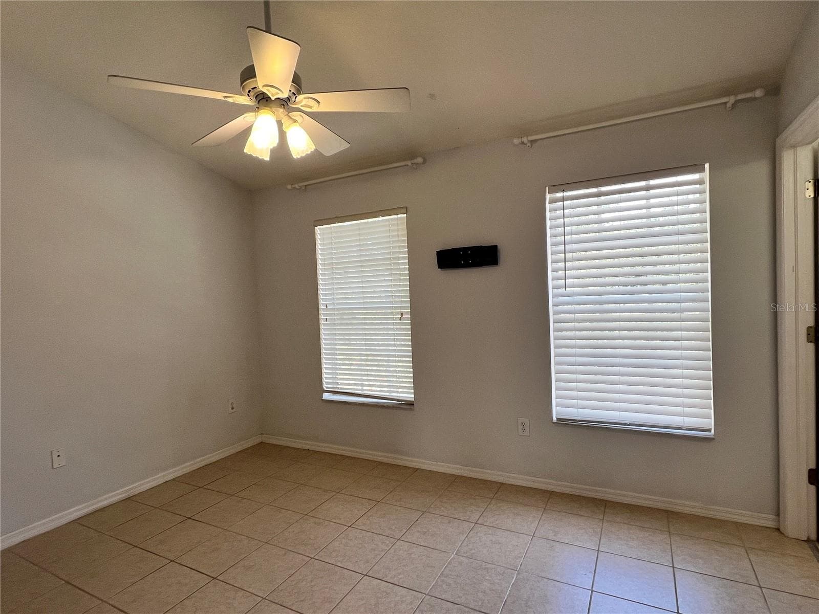 Townhouse at 10008 TATE LN, TAMPA, photo 15 of 19