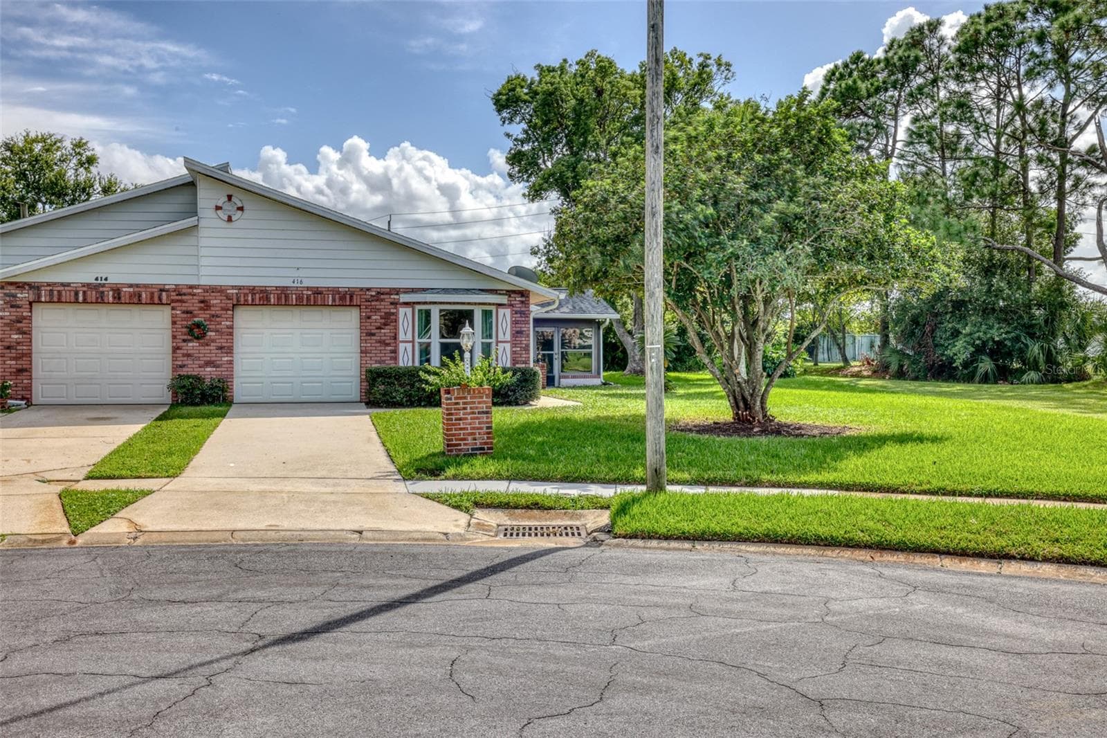 416 VILLAGE CT