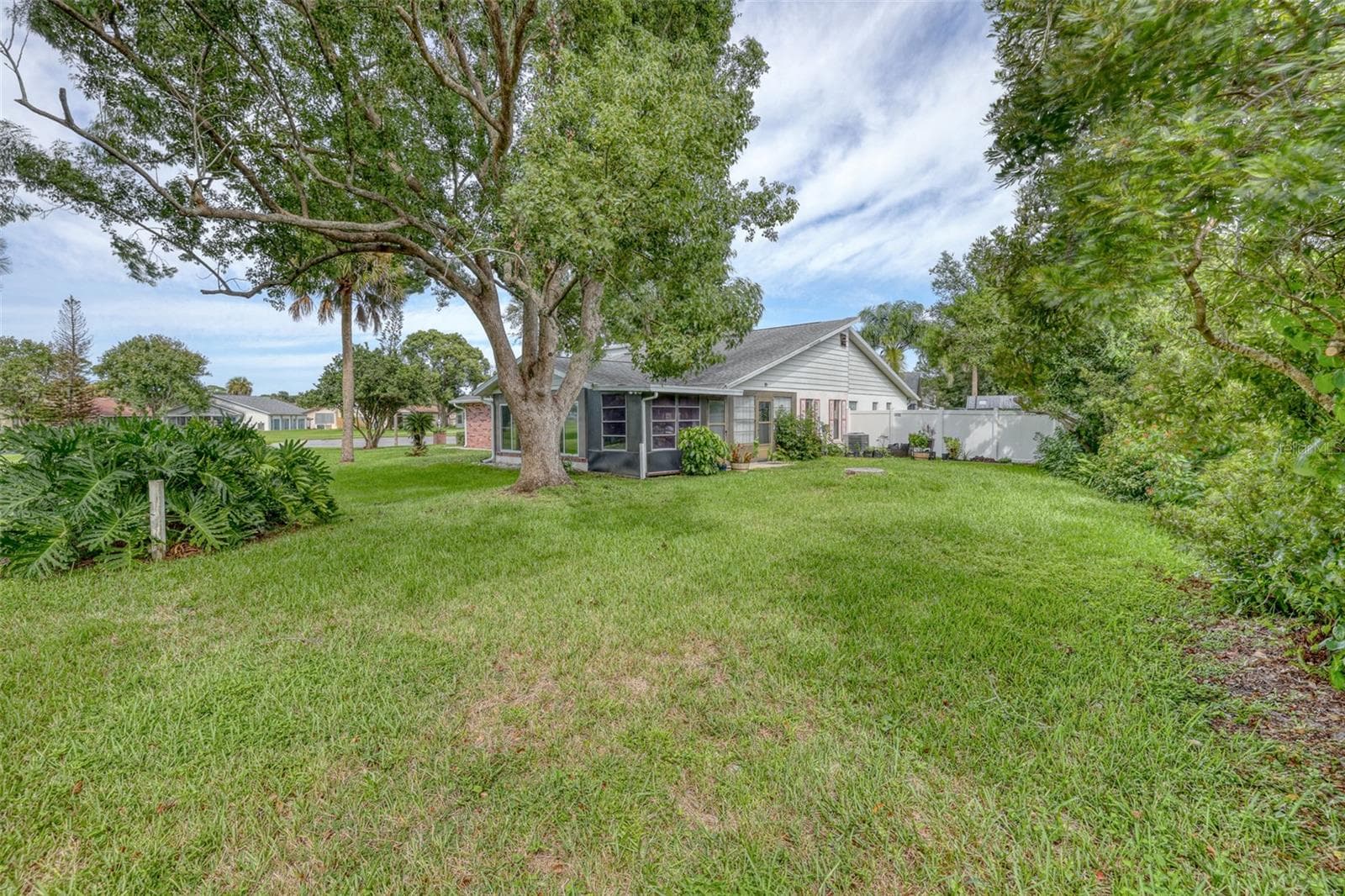 Backyard - 416 VILLAGE CT, EDGEWATER